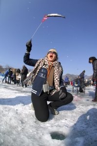 2nd-Ice-Fishing-Festival_Sat16-Sun17Jan-2010_030