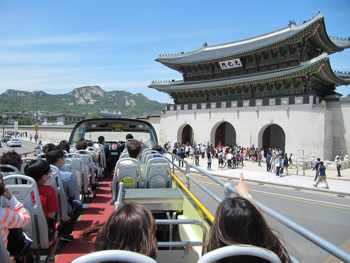 Two in One Package : Seoul City Tour Bus and All Day-Ticket for Lotte World Adventure