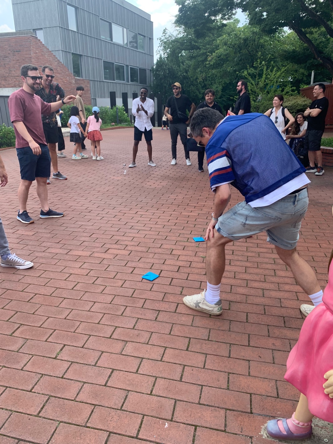 Creating strong and lasting bounds: An orienteering team-building experience in the Bukchon Hanok Village 7